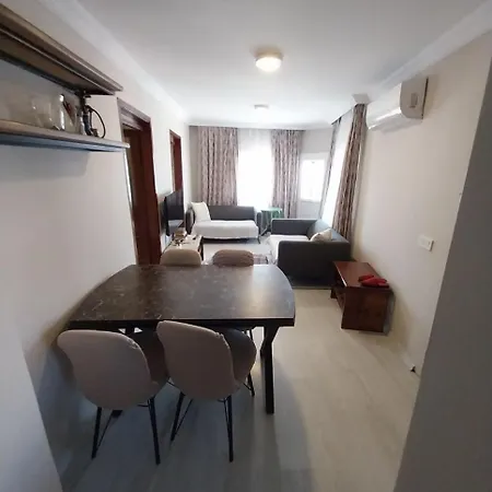 Tiyn House إزمير